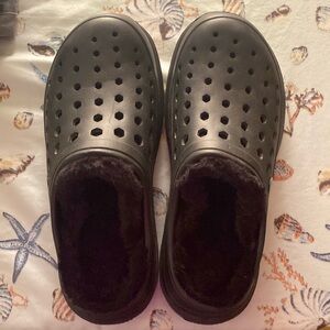 Joy bees slip ons with a snap in fuzzy insert.